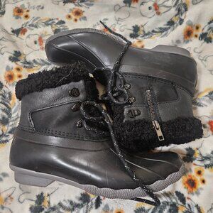 Duck boots
